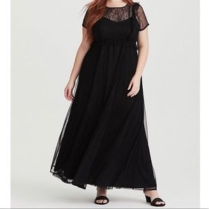 ✨NWT✨TORRID Black Lace Maxi Dress